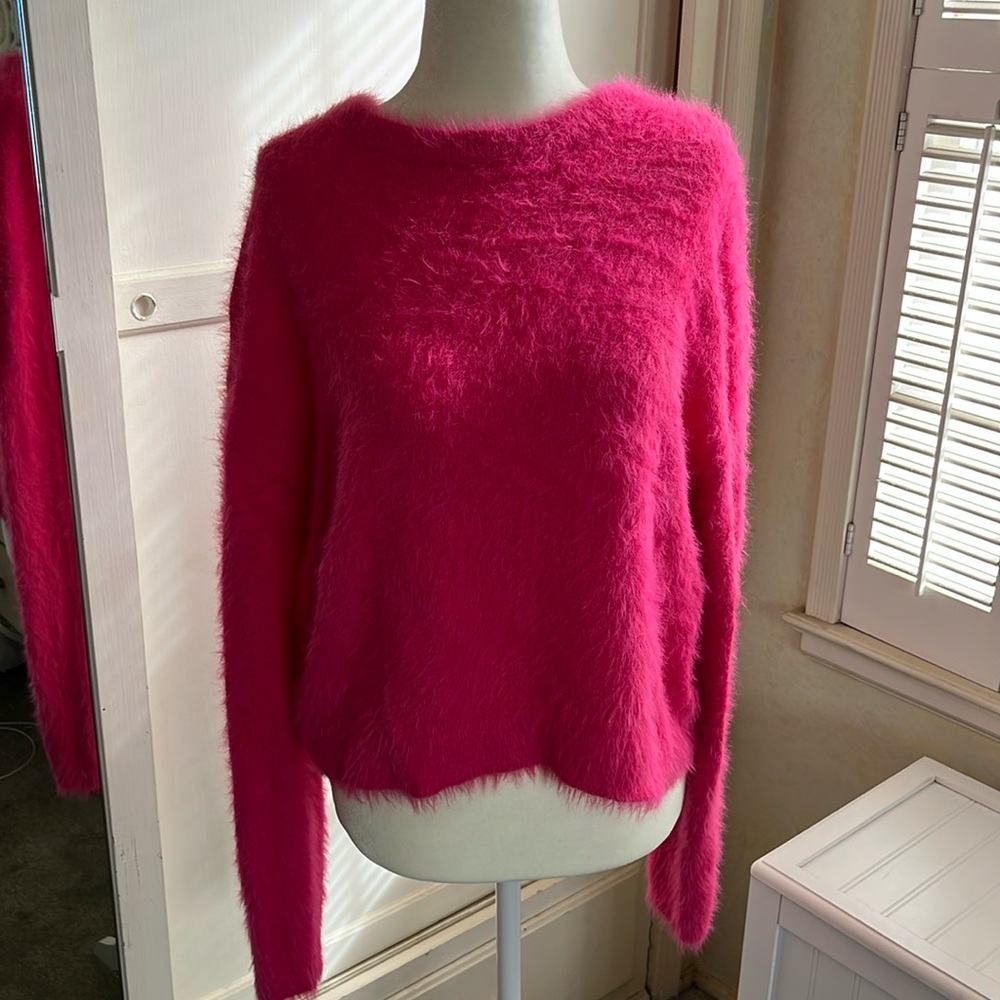 Velvet by graham & Spencer hot pink fuzzy sweater